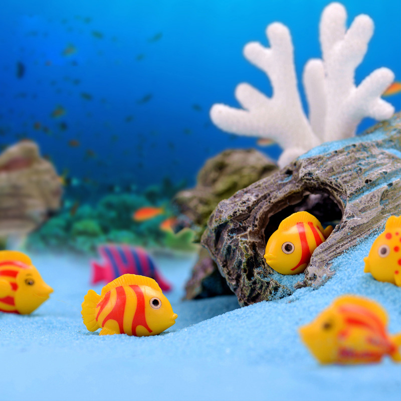 Aquarium Mini Fish - 動物の形をしたガラスのペンダント,水族館の装飾,ミニフィギュア,魚,ロブスター,クジラ,カニ,蝶,ミツバチ,装飾アクセサリー,2個